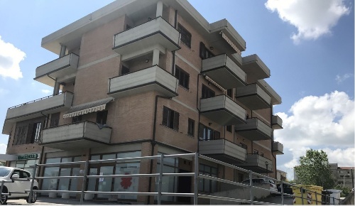 Foto Magazzino in Via Brodolini 24/D, Fabriano Centro di 74 m² con 1 locali