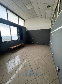 Foto Ufficio a Casalnuovo di Napoli Centro di 100 m² con 4 locali