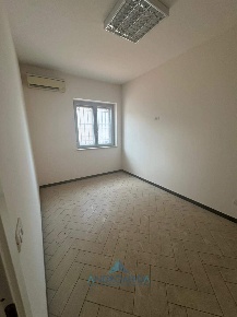 Foto Ufficio a Aversa di 50 m² con 3 locali in vendita