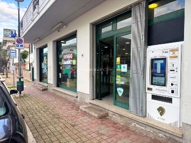 Foto Attività commerciale in Via Cristoforo Colombo 125, Martinsicuro