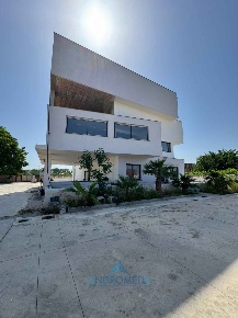 Foto Ufficio a San Marcellino di 1830 m² con 12 locali in affitto