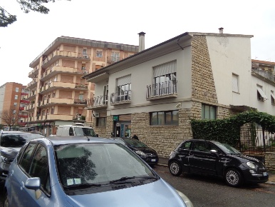 Foto Negozio in piazza albegna 14, Grosseto Cottolengo di 215 m² in vendita
