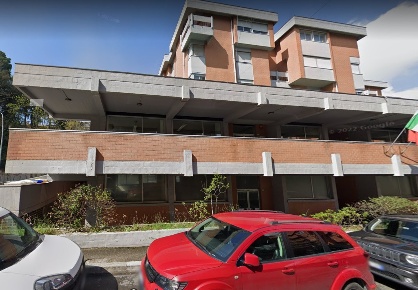 Foto Magazzino in via Lorenzoni 8, Macerata Centro di 227 m² con 1 locali