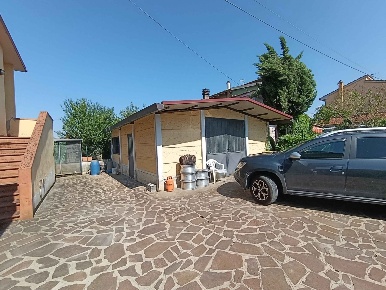Foto Laboratorio in via del Casone, Quarrata Case Gelli di 455 m²