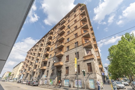 Foto Locale commerciale in Viale Monteceneri 75, Milano di 800 m²