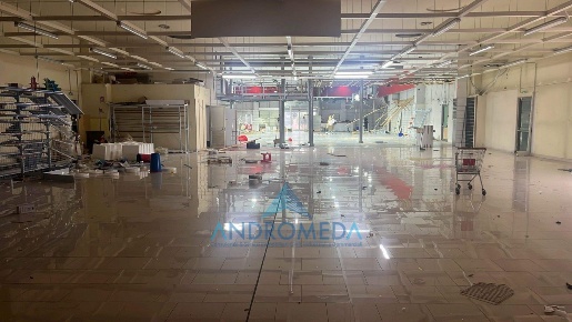 Foto Locale commerciale a San Nicola la Strada di 550 m² con 5 locali