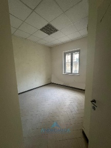 Foto Ufficio a Aversa di 50 m² con 3 locali in vendita