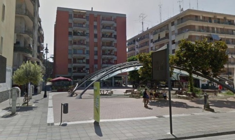 Foto Locale commerciale in Via Giosuè Carducci 8, Pontecagnano Faiano