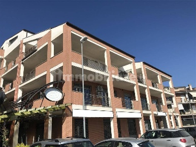 Foto Ufficio in Via Bachelet Vittorio, Fiano Romano di 410 m² in vendita