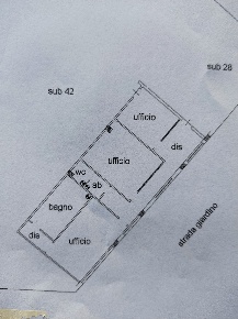 Foto Ufficio a Città Sant'Angelo Centro di 90 m² con 3 locali in vendita