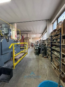 Foto Laboratorio a Melito di Napoli di 820 m² con 4 locali in vendita