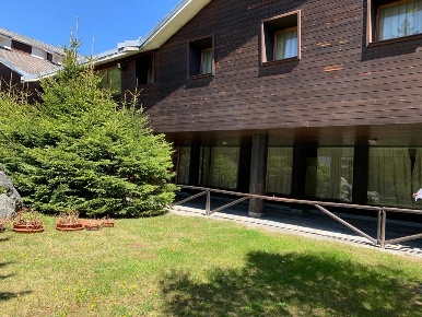 Foto Hotel in Via Vecchia Capella 127, Sauze d'Oulx di 3515 m² in vendita