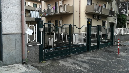 Foto Locale commerciale in via Nazionale 33, Camporotondo Etneo di 343 m²