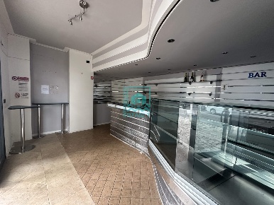 Foto Bar a Camaiore Lido di Camaiore di 45 m² con 2 locali in affitto