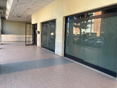 Foto Ufficio in Via Oslavia 41, Latina Centro di 87 m² in vendita