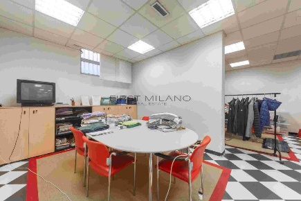 Foto Laboratorio in Via Belgirate 4, Milano Maggiolina di 156 m² in vendita