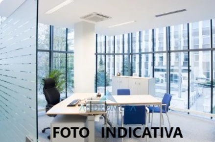 Foto Ufficio a San Nicola la Strada di 550 m² con 5 locali in affitto
