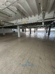 Foto Laboratorio a Casandrino di 1000 m² con 5 locali in affitto
