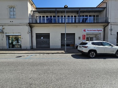 Foto Locale commerciale a Pontedera Centro di 160 m² in vendita