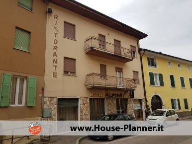 Foto Hotel in VIALE ROMA 36, Levico Terme Centro di 450 m² con 20 locali
