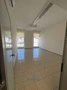 Foto Ufficio a San Nicola la Strada di 360 m² con 10 locali in affitto