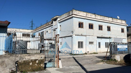 Foto Laboratorio a Casandrino di 1100 m² con 4 locali in vendita