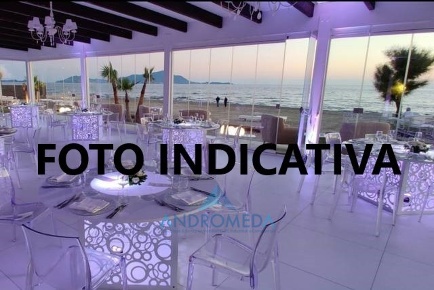 Foto Locale commerciale a Casalnuovo di Napoli di 330 m² con 8 locali