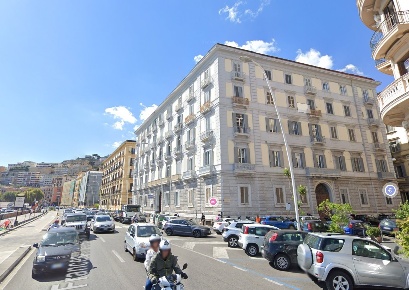 Foto Ufficio in Via Caracciolo 10, Napoli Chiaia di 240 m² in vendita