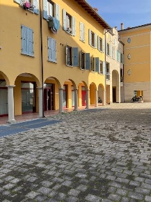 Foto Locale commerciale in via XXV aprile, Granarolo dell'Emilia Cadriano