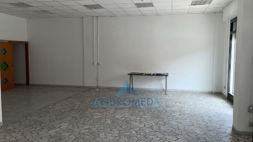 Foto Locale commerciale a Casoria Arpino di 110 m² con 1 locali in affitto