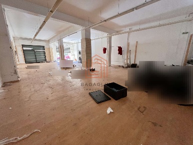 Foto Negozio a Latina Centro di 183 m² con 2 locali in affitto