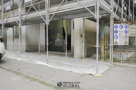 Foto Negozio in Via Enrico Martinelli 60, Modena San Lazzaro di 26 m²