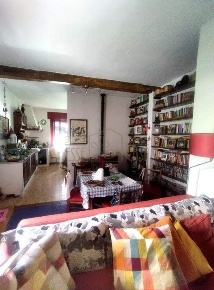Foto Appartamento a Camaiore Camaiore Paese di 91 m² con 5 locali