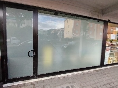 Foto Locale commerciale a Massa Centro di 120 m² con 2 locali in vendita