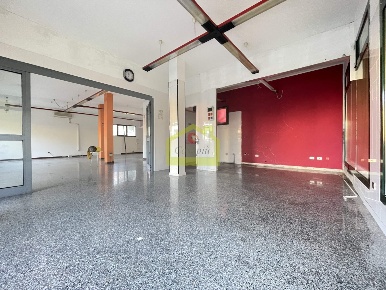 Foto Negozio a Venezia Asseggiano di 300 m² con 2 locali in affitto