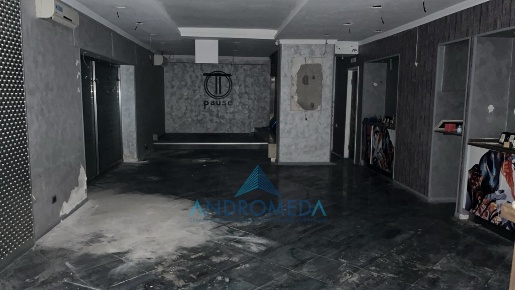 Foto Attività commerciale a Torre del Greco di 200 m² con 2 locali