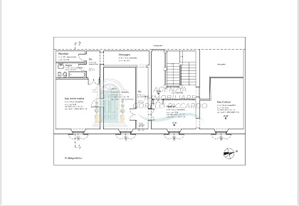 Foto Ufficio a Poggibonsi Centro di 100 m² con 5 locali in vendita