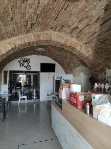 Foto Locale commerciale a Catignano Centro di 140 m² con 3 locali
