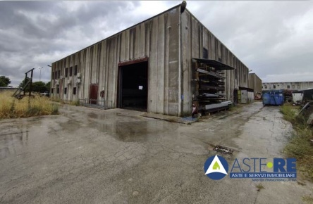 Foto Laboratorio in Via Bologna, Cisterna di Latina Centro di 1221 m²