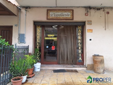 Foto Locale commerciale in corso vittorio emanuele, Capaci Centro di 64 m²