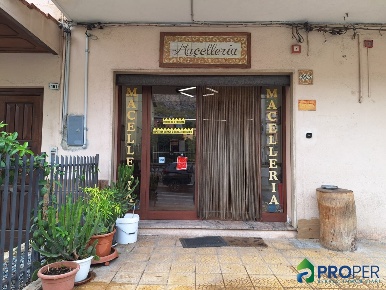 Foto Locale commerciale in corso vittorio emanuele, Capaci Centro di 64 m²