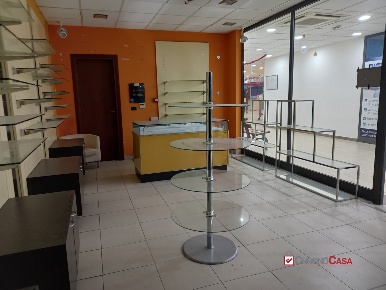 Foto Locale commerciale in s.s.114 tremestieri, Messina di 36 m² in affitto