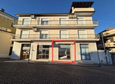 Foto Locale commerciale in Via Martiri zanolli, Miglianico Centro di 36 m²