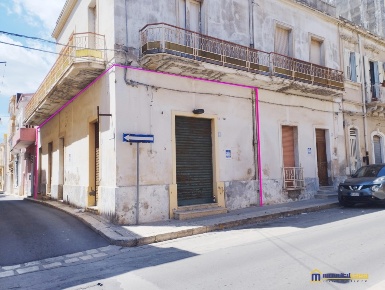 Foto Locale commerciale in via Scalia, Pachino Centro di 45 m² con 1 locali