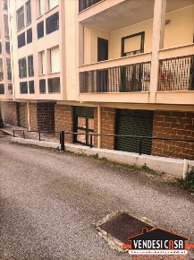 Foto Locale commerciale in Via VINCENZO MASTROROCCO, Acquaviva delle Fonti