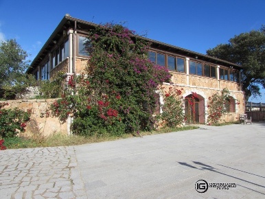 Foto Agriturismo a Olbia di 850 m² con 10 locali in vendita