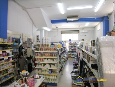 Foto Locale commerciale a Pachino Centro di 100 m² con 1 locali in vendita