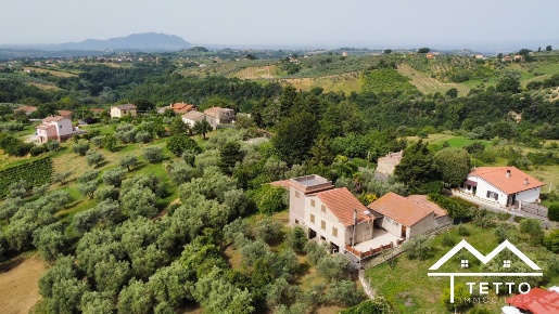 Foto Villa unifamiliare in Vocabolo Sant'Agata, Torri in Sabina di 161 m²