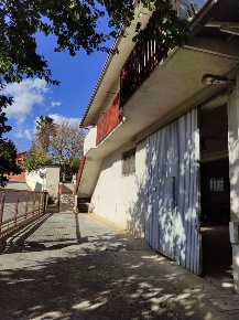 Foto Magazzino in Via Aia Comunale, Rosciano di 227 m² con 2 locali