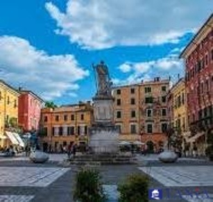 Foto Ufficio a Carrara Centro di 253 m² in vendita